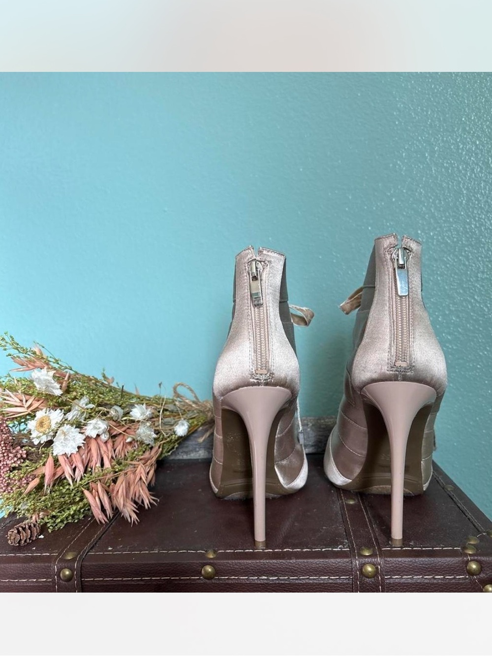 Guess Vintage Y2K Champagne Satin Peep Toe Ballet Lace-Up Stiletto Heels - Picture 4 of 9